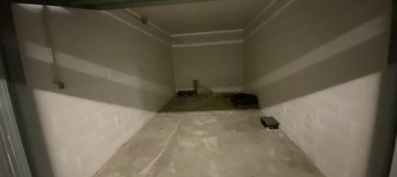 مرآب في Forlì, Italy 15متر مربع رقم 83839 6