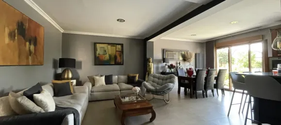 3 bedrooms House in Beauchamp, France No. 323494 2