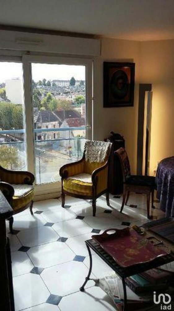 3 bedrooms Condo in Creil, France No. 7855