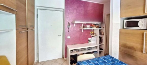 3 bedrooms Apartment in Vado Ligure, Italy No. 370731 3