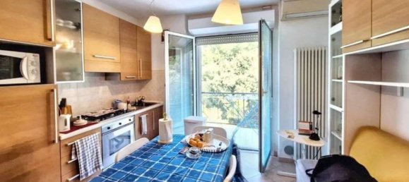 3 bedrooms Apartment in Vado Ligure, Italy No. 370731 2