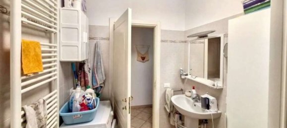 3 bedrooms Apartment in Vado Ligure, Italy No. 370731 5