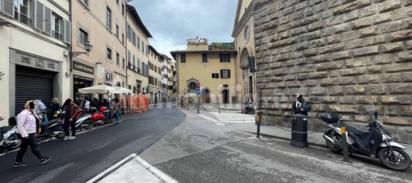 2 rooms Commercial property in Florence, Italy No. 331247 8