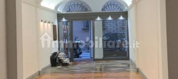 2 rooms Commercial property in Florence, Italy No. 331247 4