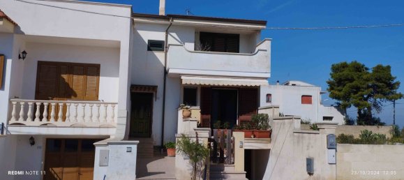 Квартира с 3 комнатами в Ugento, Италия № 127958 3