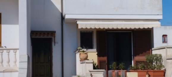 Квартира с 3 комнатами в Ugento, Италия № 127958 2