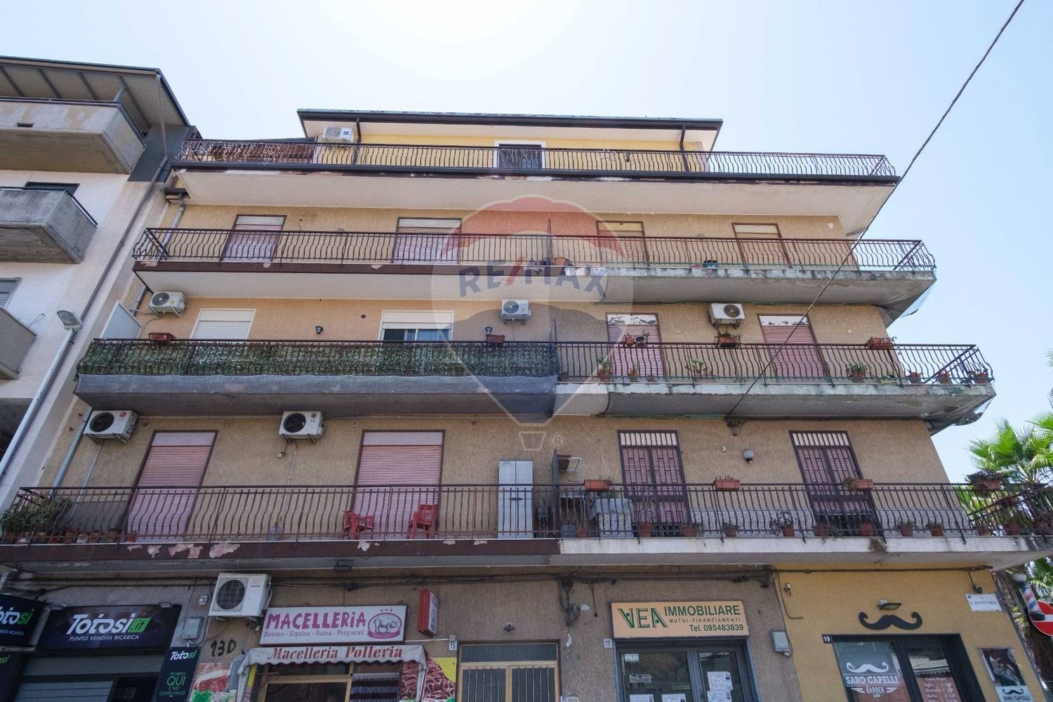 Apartamento de 5 habitaciónes en Misterbianco, Italy No. 303148