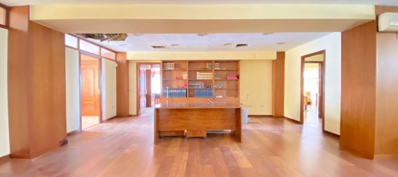 9 غرف نوم مكتب في Marbella, Spain رقم 150830 3