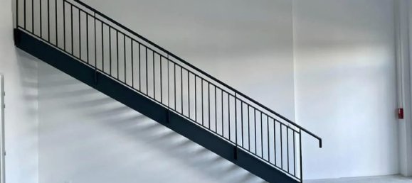 1259m² Commercial property in Marines, France No. 354032 3