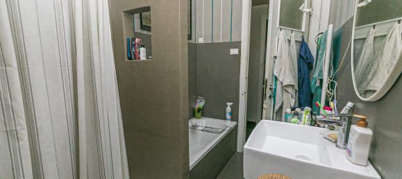 8 rooms Apartment in Genoa, Italy No. 318003 24