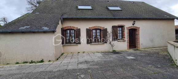 2 bedrooms House in Humbligny, France No. 68799 11