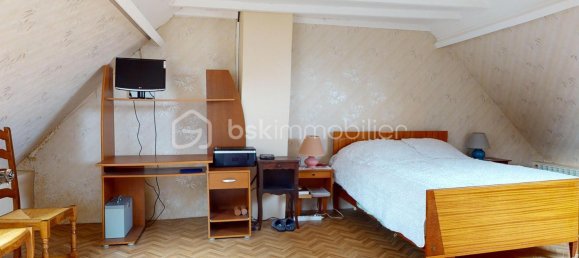 2 bedrooms House in Humbligny, France No. 68799 8