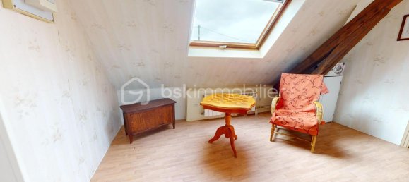 2 bedrooms House in Humbligny, France No. 68799 10