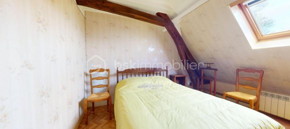 2 bedrooms House in Humbligny, France No. 68799 9