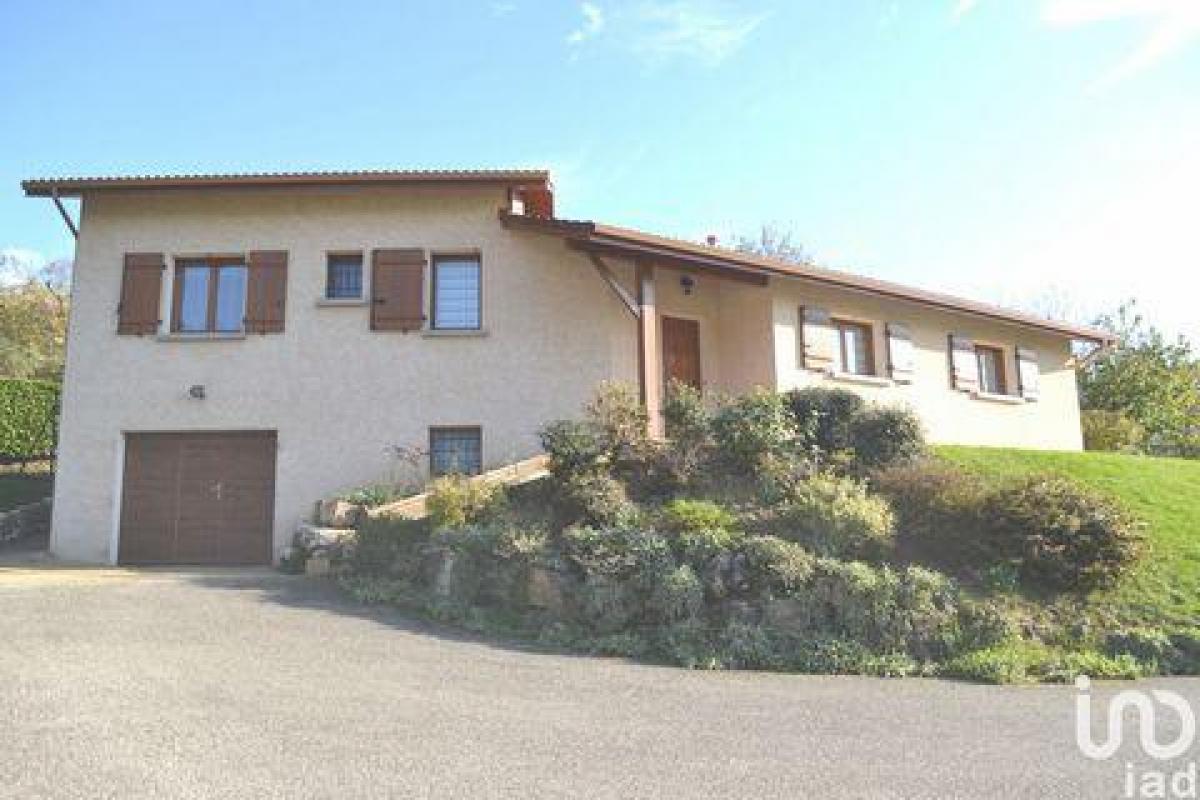 3 bedrooms House in Vinay, France No. 28420