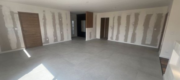 3 bedrooms House in Devecey, France No. 363955 2