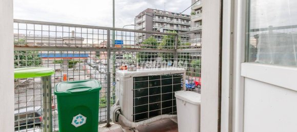 2 bedrooms Apartment in Milan, Italy No. 377103 9