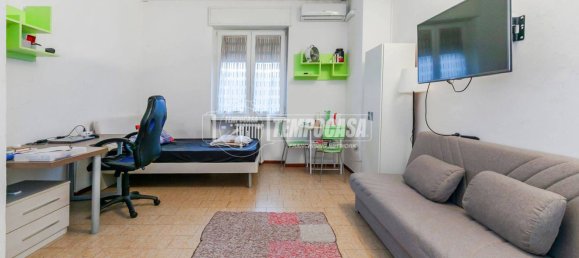 2 bedrooms Apartment in Milan, Italy No. 377103 13