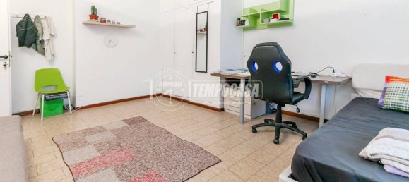 2 bedrooms Apartment in Milan, Italy No. 377103 12