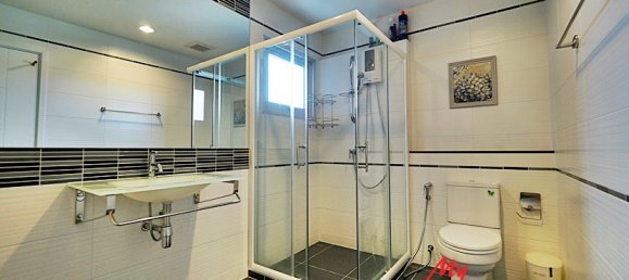 1 bedroom Condo in Pattaya, Thailand No. 3141 4