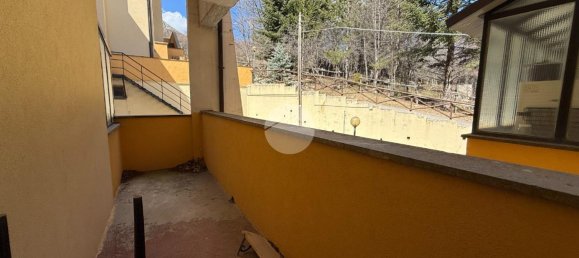 2 rooms Apartment in Rocca di Cambio, Italy No. 9399 12