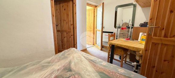 2 rooms Apartment in Rocca di Cambio, Italy No. 9399 16