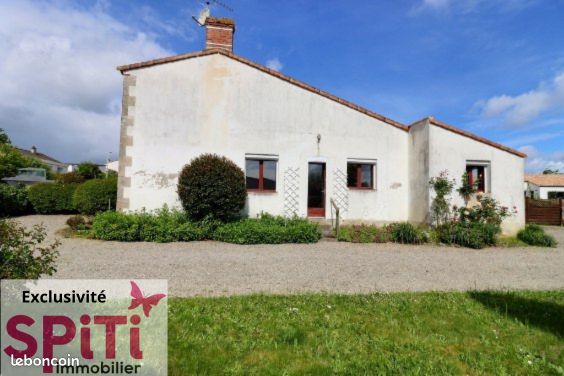 3 bedrooms House in Saint-Denis-la-Chevasse, France No. 103685