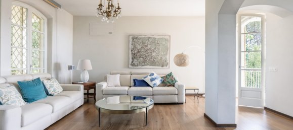 6 bedrooms Villa in Lucca, Italy No. 76787 11