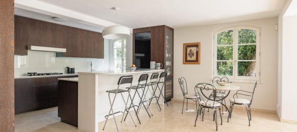 6 bedrooms Villa in Lucca, Italy No. 76787 9