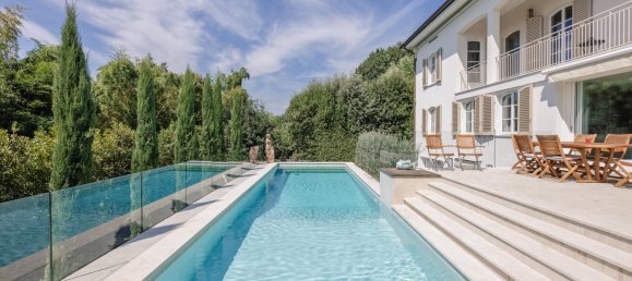6 bedrooms Villa in Lucca, Italy No. 76787 5
