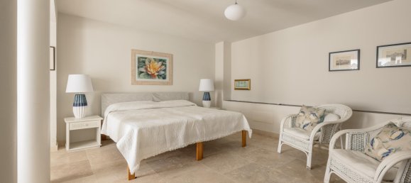 6 bedrooms Villa in Lucca, Italy No. 76787 24