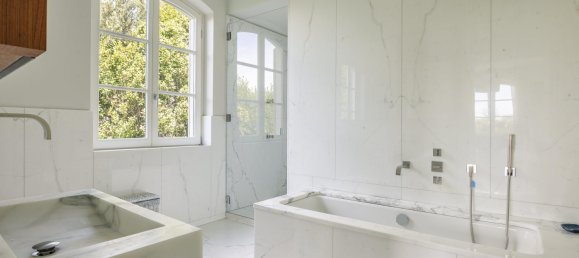 6 bedrooms Villa in Lucca, Italy No. 76787 18