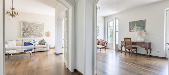 6 bedrooms Villa in Lucca, Italy No. 76787 10