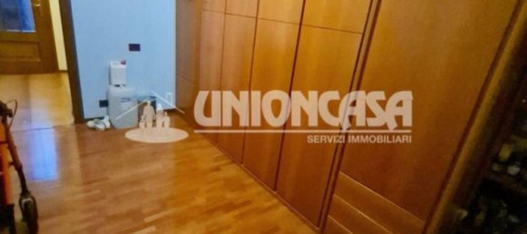 3 غرف نوم فيلا في Olgiate Comasco, Italy رقم 263506 16