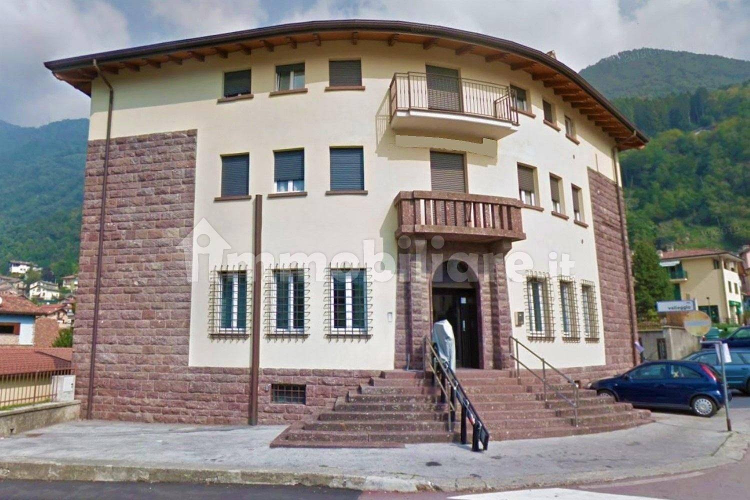  عقار تجاري في Introbio, Italy 358متر مربع رقم 311152