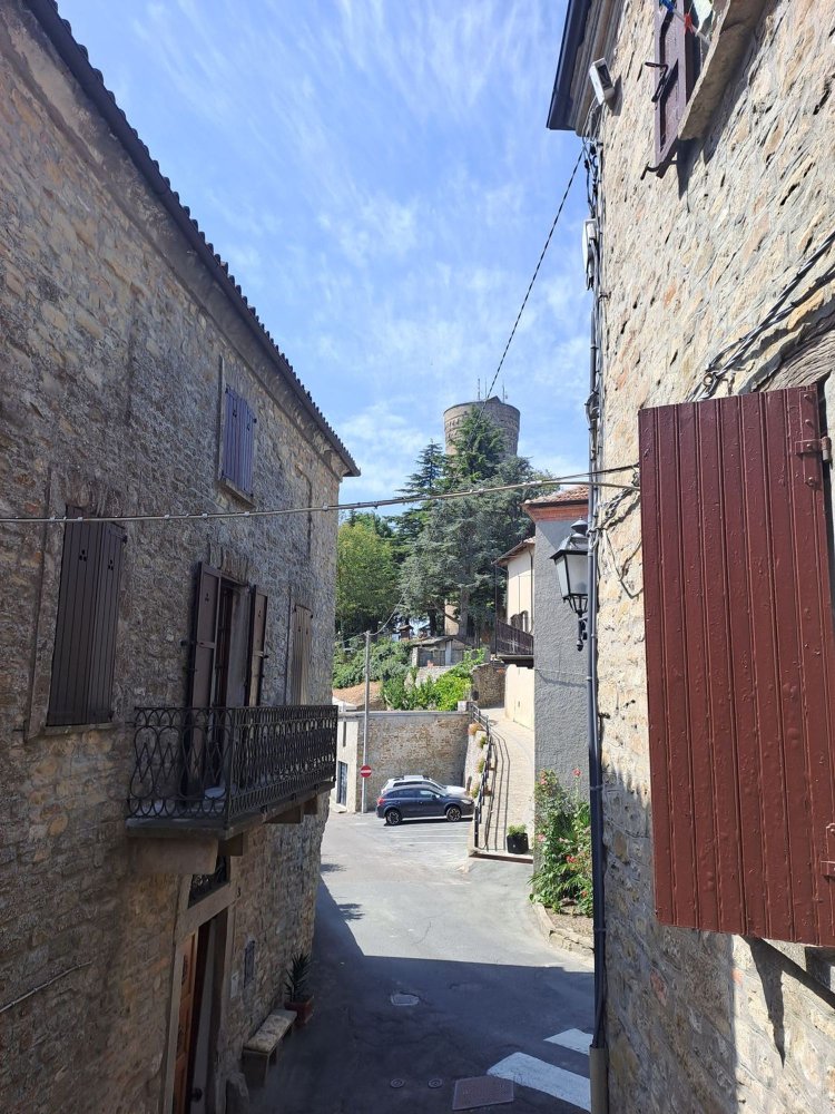 6-Zimmer Doppelhaus in Roccaverano, Italy, Nr. 150932