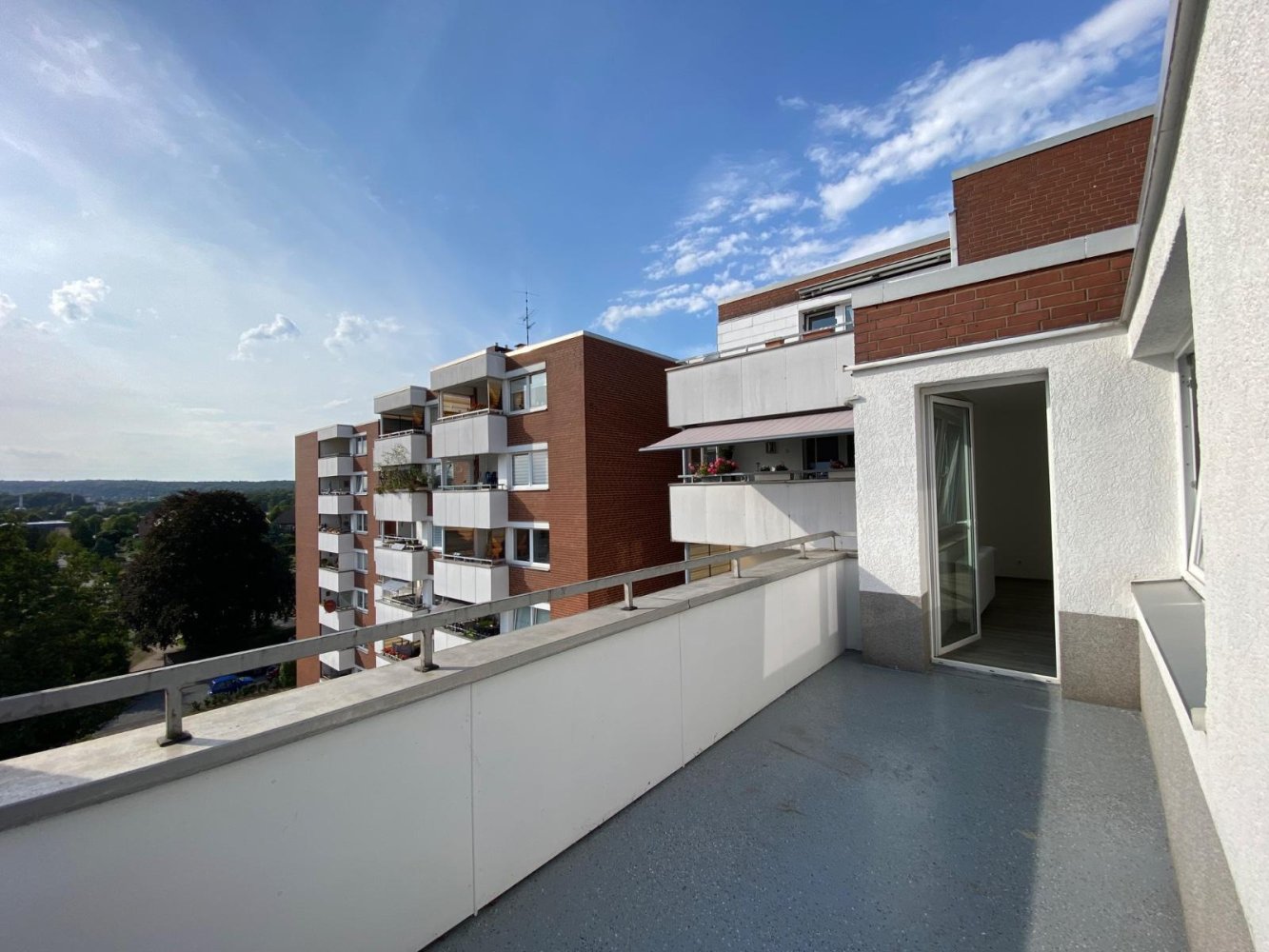 2 bedrooms Apartment in Hanover, Germany No. 289675