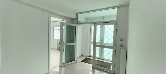 255m² Office in Padua, Italy No. 145982 11
