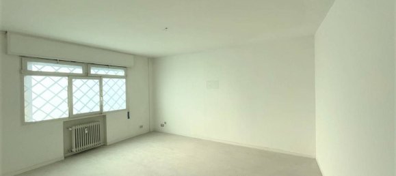 255m² Office in Padua, Italy No. 145982 19