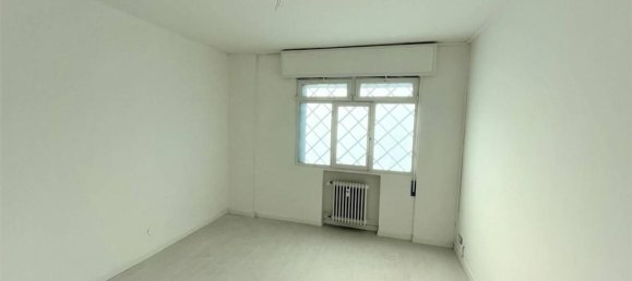 255m² Office in Padua, Italy No. 145982 18