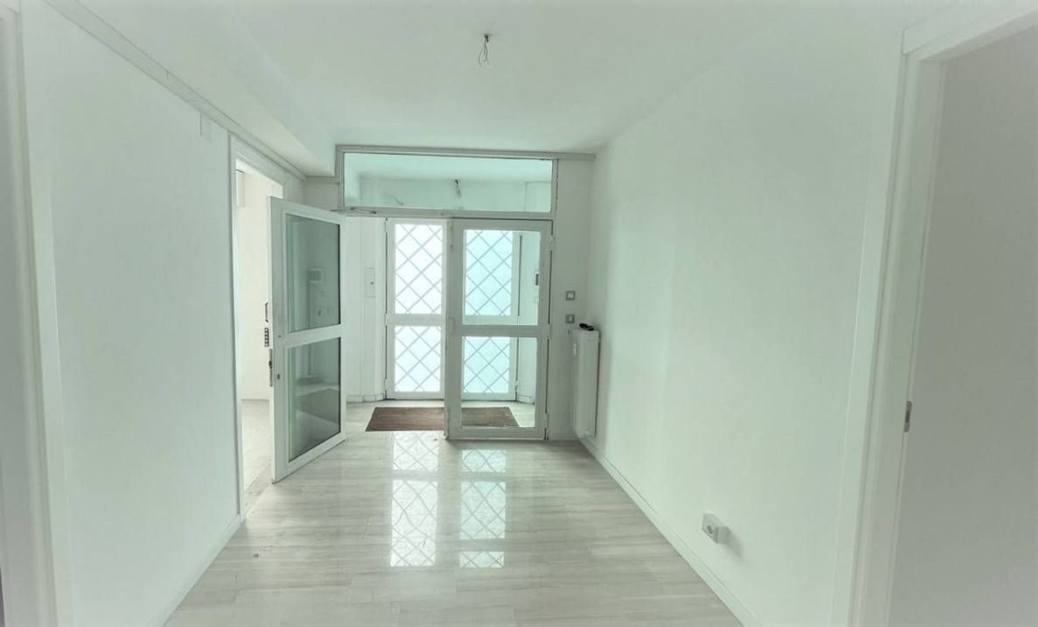 255m² Office in Padua, Italy No. 145982