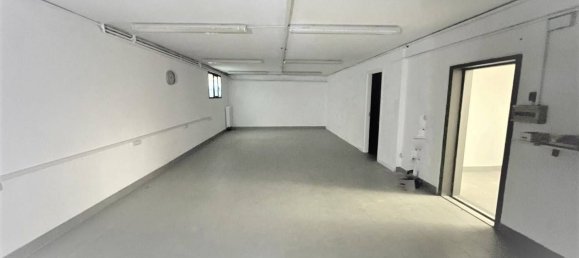 255m² Office in Padua, Italy No. 145982 2