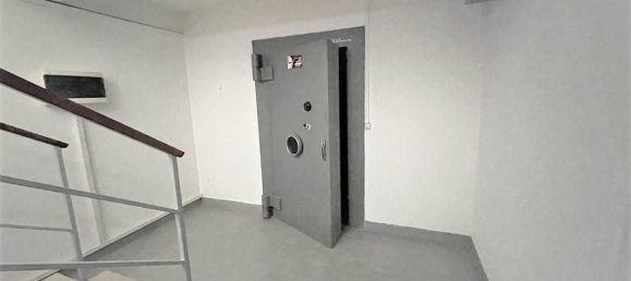 255m² Office in Padua, Italy No. 145982 26