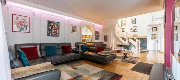 5 bedrooms Villa in Haute-Savoie, France No. 198020 3