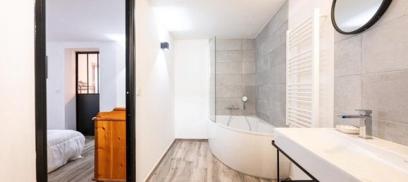 5 bedrooms Villa in Haute-Savoie, France No. 198020 15