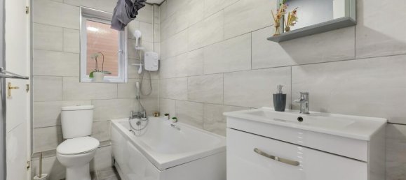 Casa de 2 dormitorios en Feltham, United Kingdom No. 9809 9