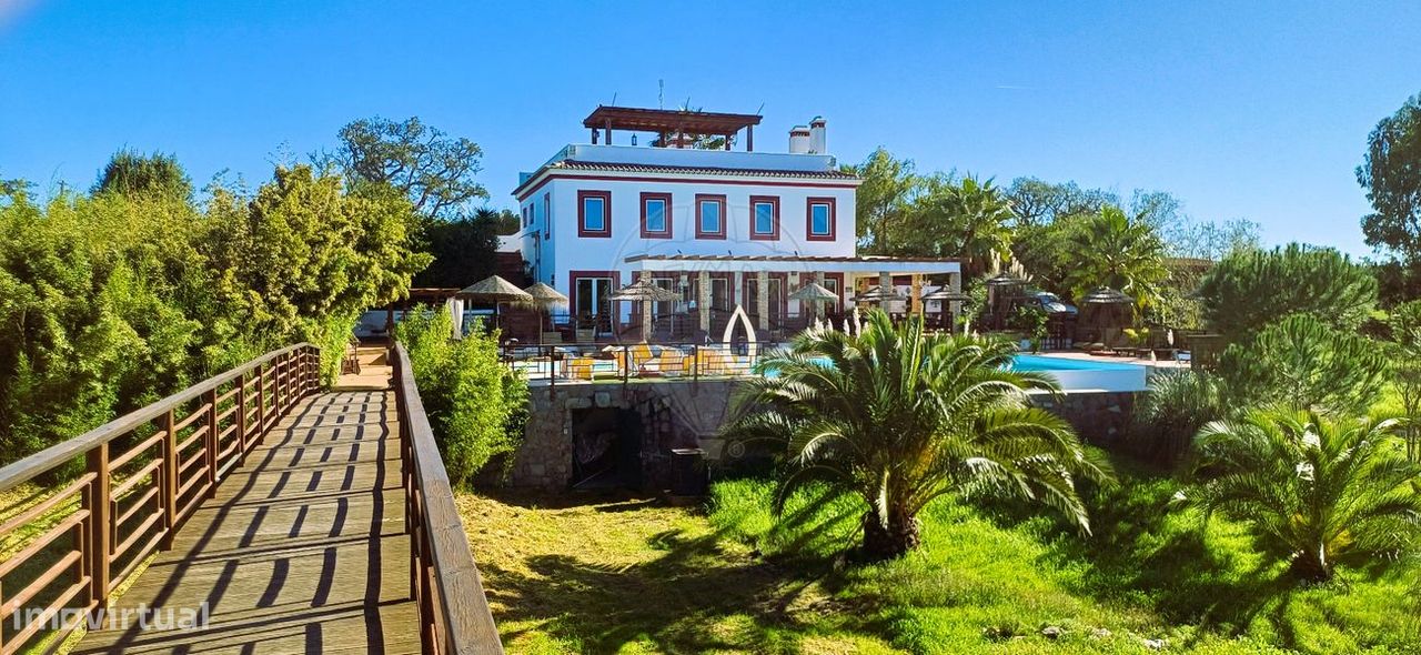 Hotel en Santiago do Cacem, Portugal 743 m² No. 55599