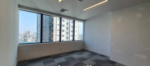 340m² Office in Bang Kapi, Thailand No. 22169 2