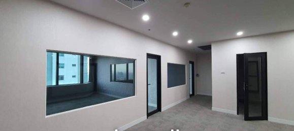 340m² Office in Bang Kapi, Thailand No. 22169 5