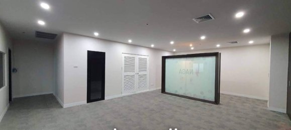340m² Office in Bang Kapi, Thailand No. 22169 8